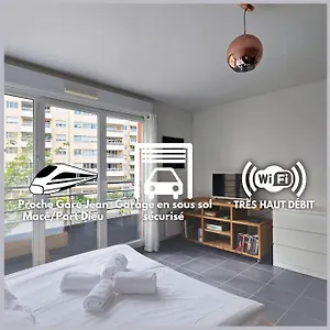 Appartement Bnbgones - Le Cosy Saint Louis - Metro Jean Mace Et Saxe Gambetta, Lyon