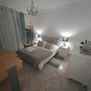 Séjour chez l'habitant Dans Avec Salle De Bain Et Piscine Privee, Champagne-au-Mont-d'Or
